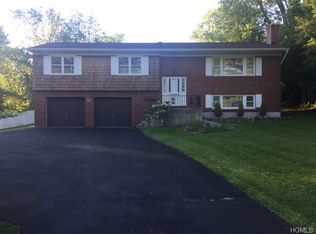 12 Charles St, Valhalla, NY 10595