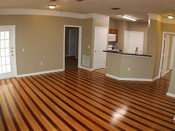 4th image of 17926 Villa Creek Dr