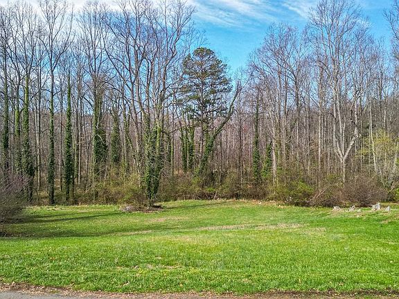 5th image of Maple St #16