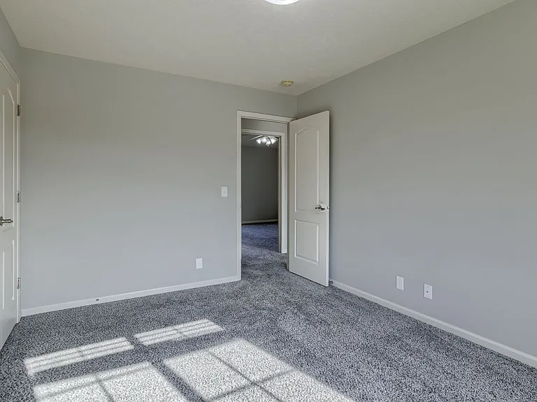 6121 S 190th Ter — Photo 17