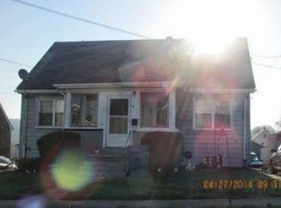 66 Ridgeway St, Struthers, OH 44471