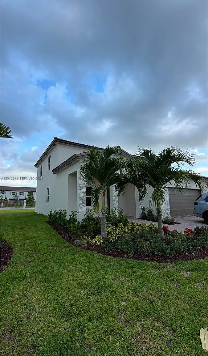 Keys Gate Subdivision — Photo 1
