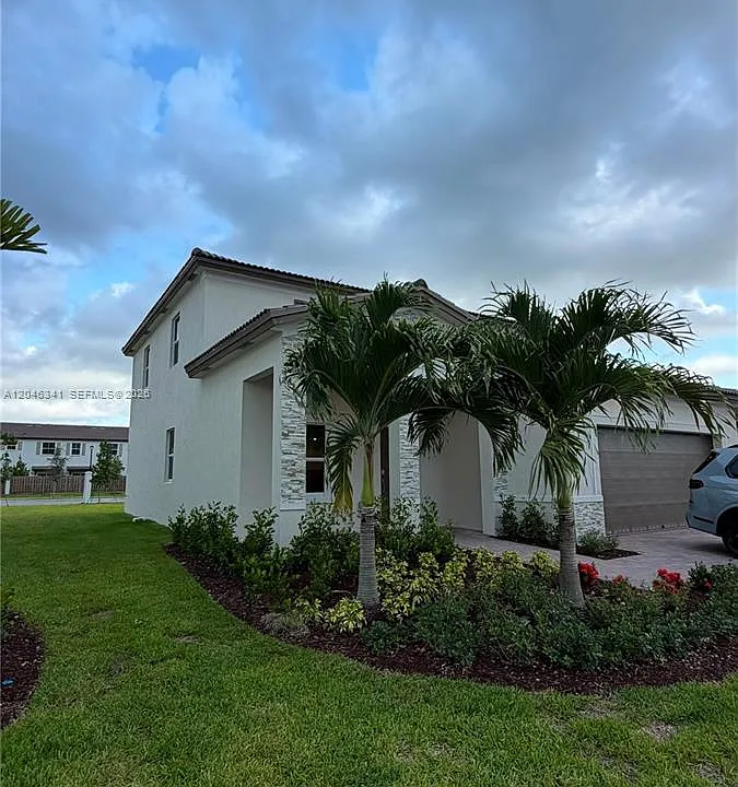 2475 SE 29th Dr