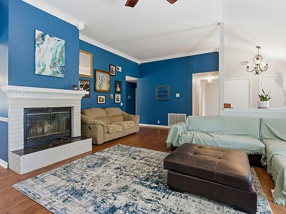 5th image of 1701 Ridgemere Ct