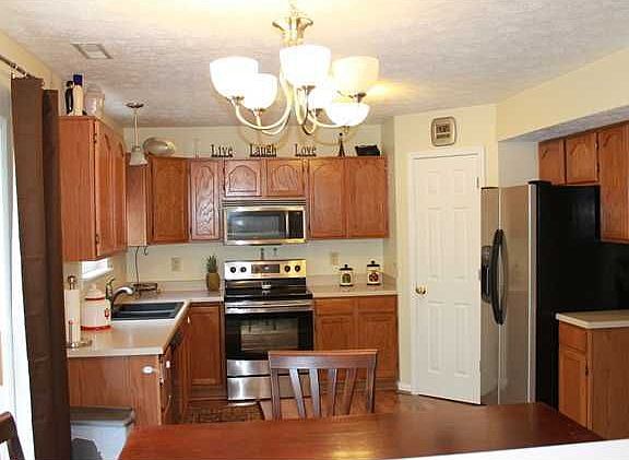 3rd image of 901 Atir Ln