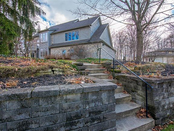2nd image of 9470 Timberbank Cir NW