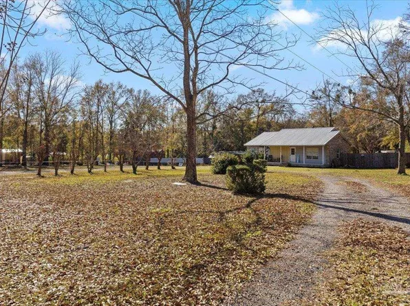 1957 Stacey Rd, Cantonment, FL 32533