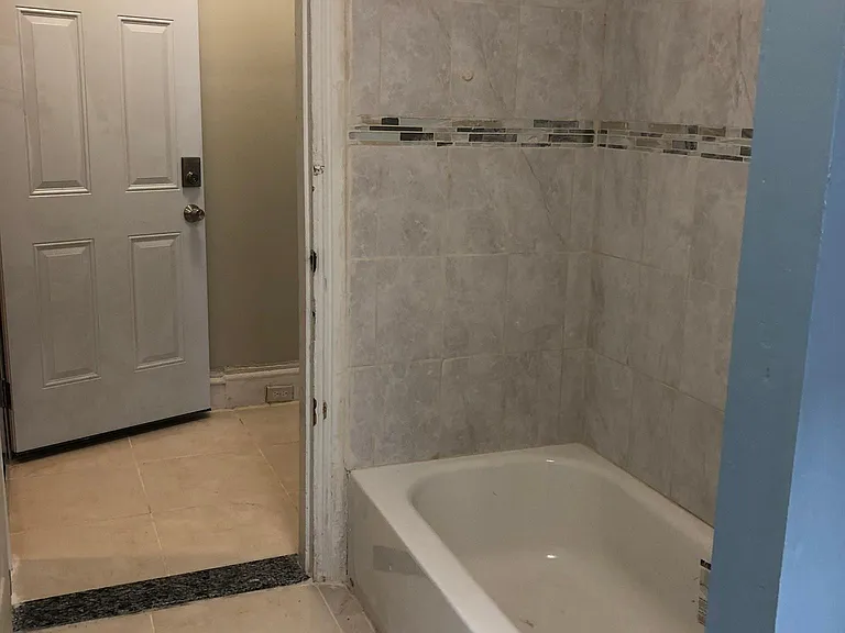 511 S 42nd St #2 — Photo 8