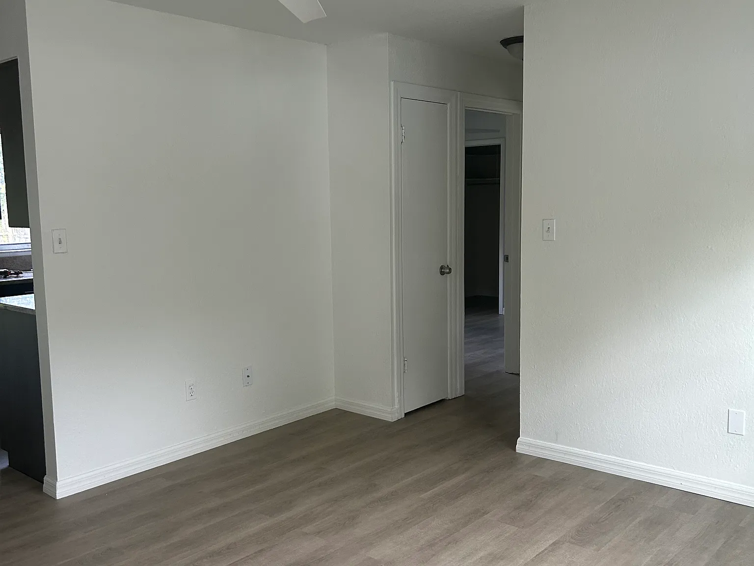 2 bed, 805 sqft, $2,200 — Photo 2
