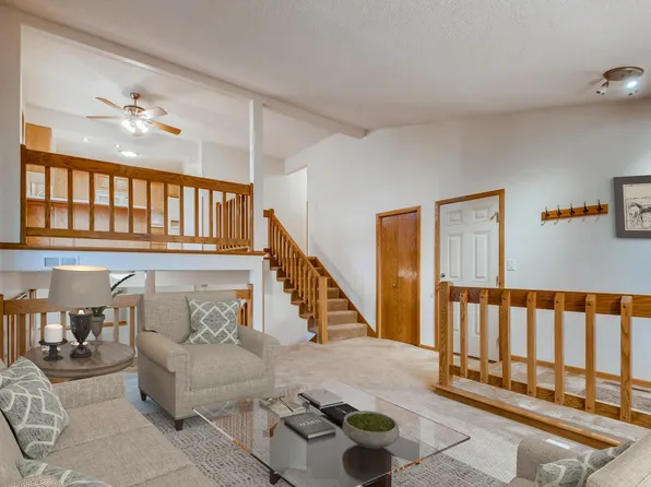 6512 Gray Fox Curv, Chanhassen, MN 55317