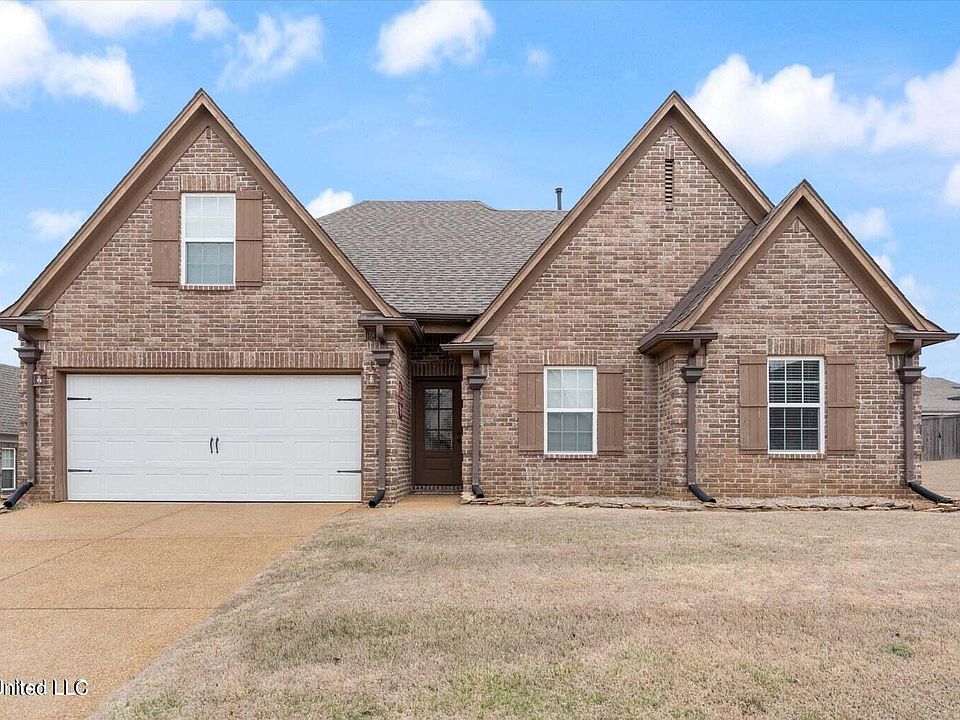 1st image of 164 Magnolia Gardens Dr