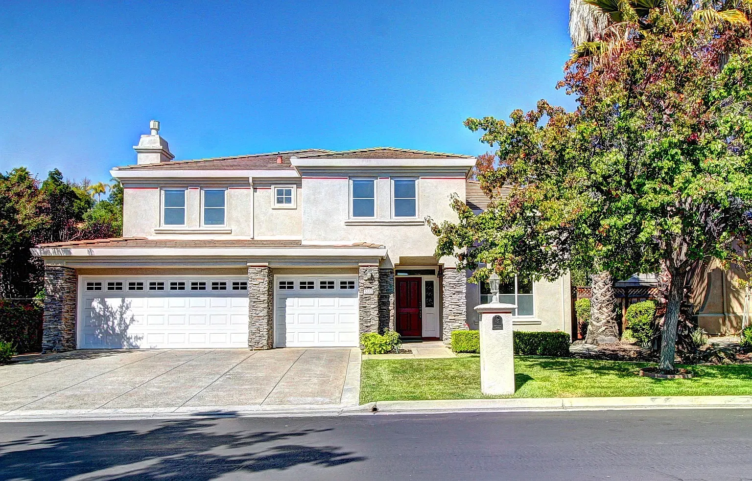 5 bed, 3112 sqft, $6,800 — Photo 1