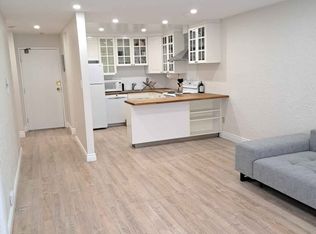 1877 W 5th Ave #102, Vancouver, BC