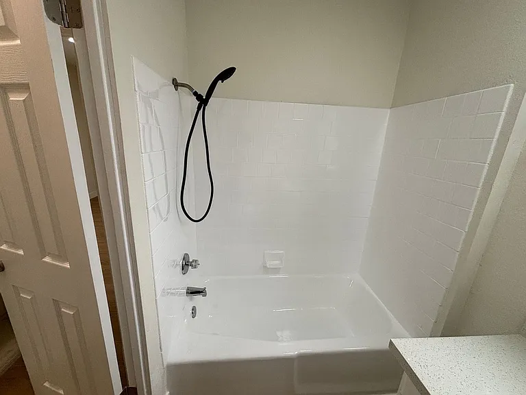 24339 Myers Ave — Photo 12