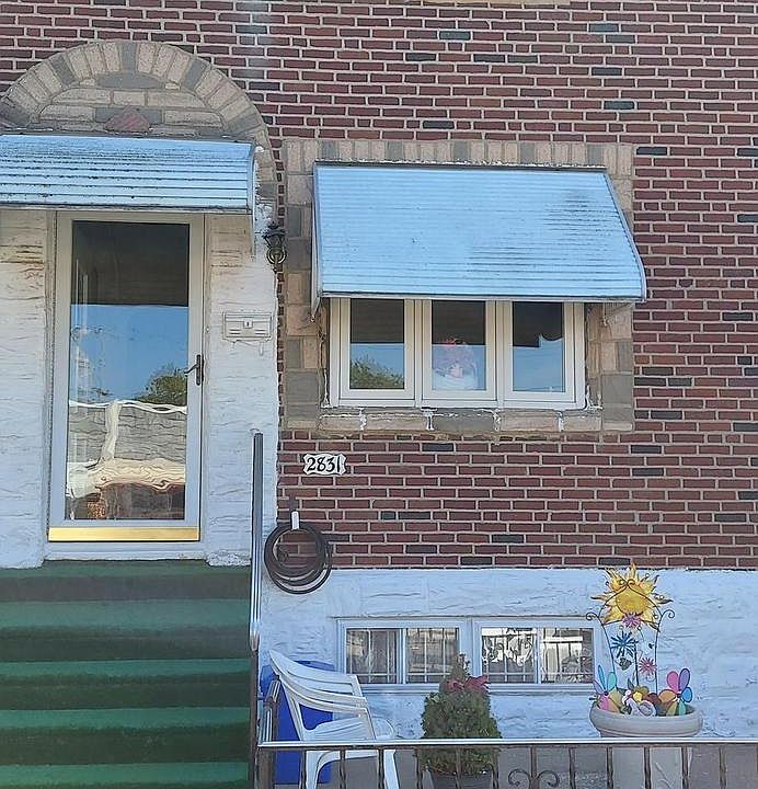 1st image of 2831 S Hutchinson St