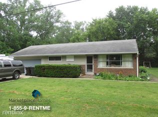 815 Dennis Ave, Lake In The Hills, IL 60102