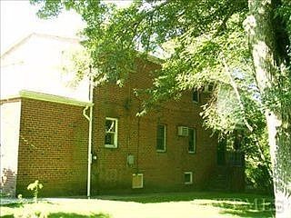 4th image of 155 Putnam Dr