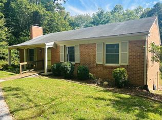 312 College Park Dr, Radford, VA 24141