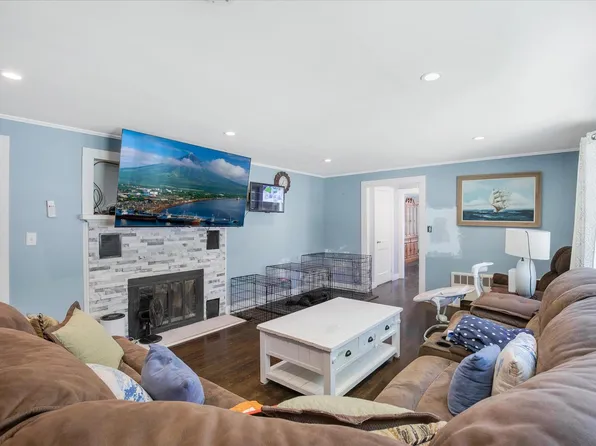 160 Lincoln Road, Hyannis, MA 02601