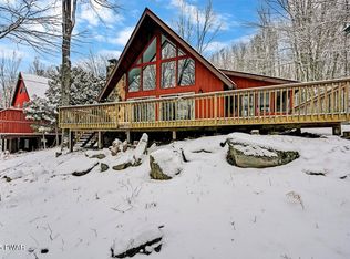 529 Lakeview Dr E, Lake Ariel, PA 18436