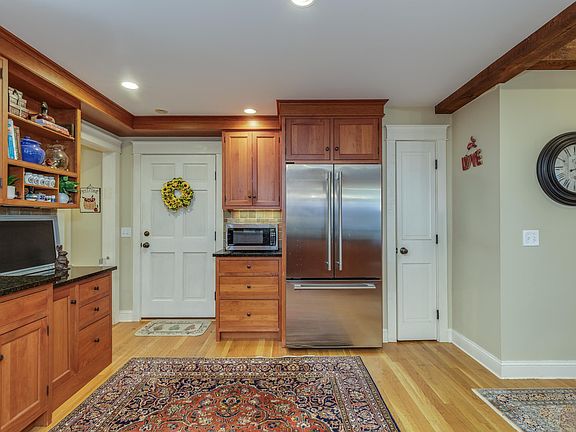 5th image of 62 Elizabeth Lane