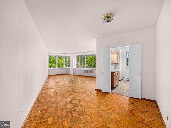 5th image of 4200 Cathedral Ave NW APT 901