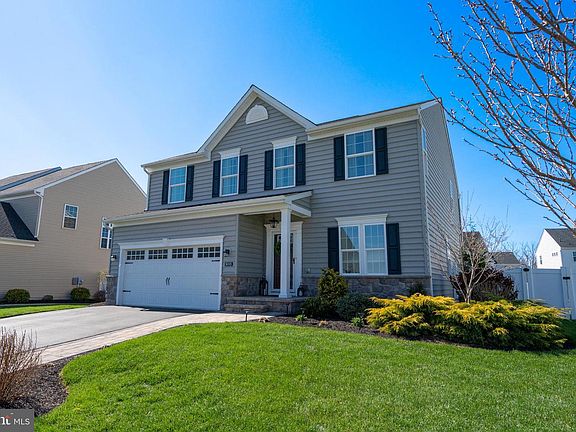 3rd image of 3013 Saddlewood Dr