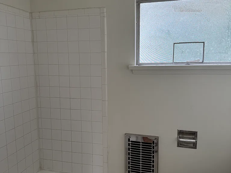5750 Camellia Ave #4 — Photo 7