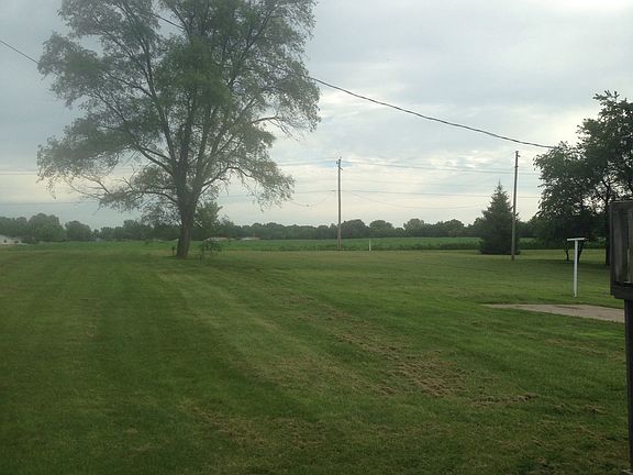 2nd image of 2420 W Us Highway 136