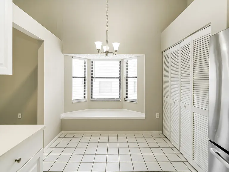8046 Hathaway Dr — Photo 6