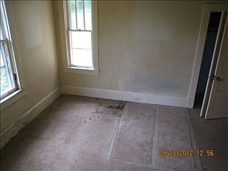 3rd image of 124 E Thomas St