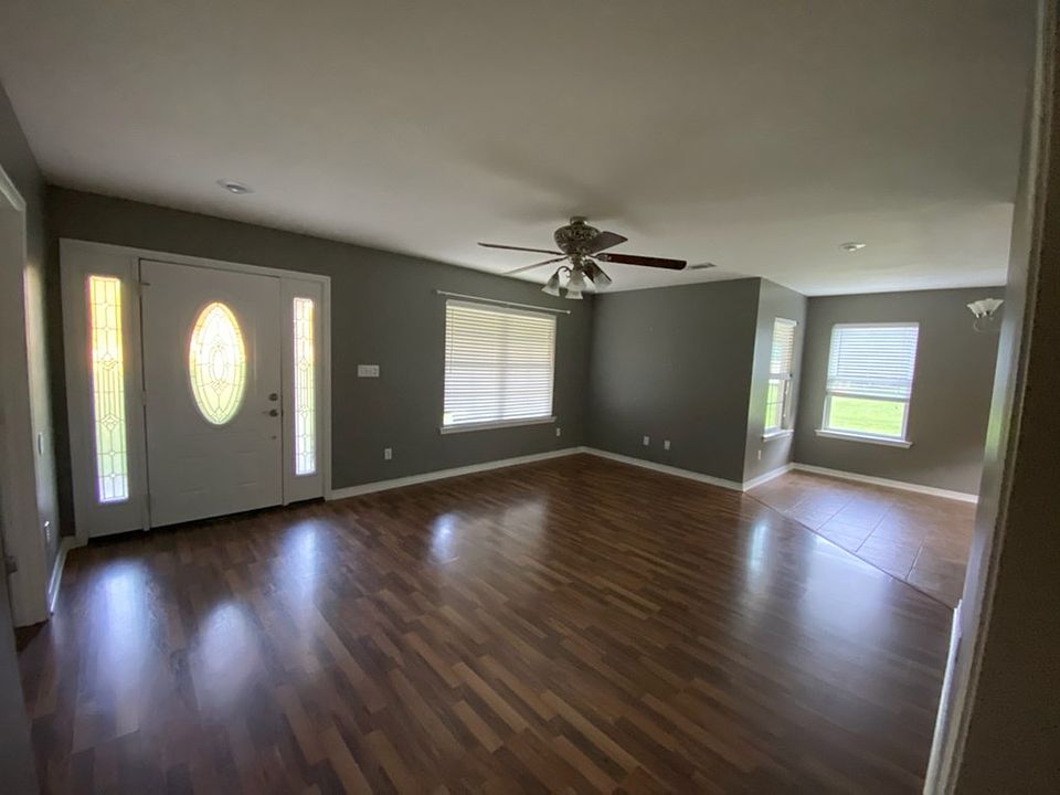 2nd image of 101B Timberlane Rd