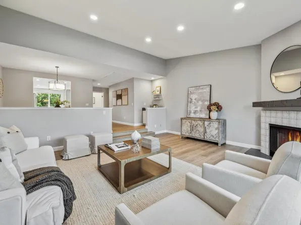 13 Freedom Lane S, Petaluma, CA 94952