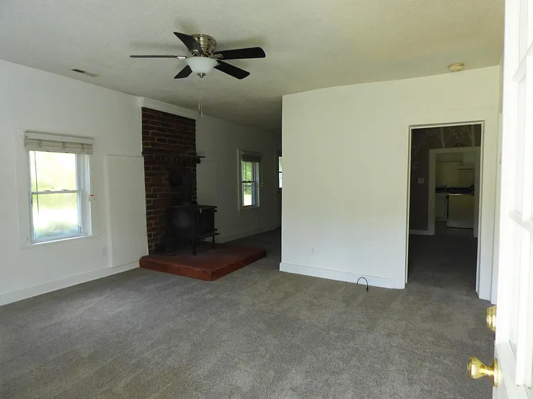 4555 Green Creek Rd — Photo 3