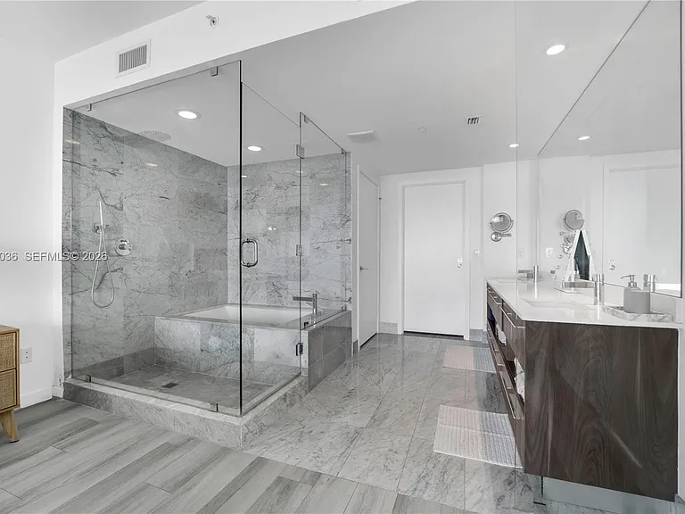 3131 NE 7th Ave #2706 — Photo 24
