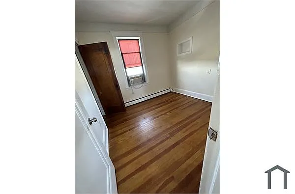 Building Photo - 622 Agar St