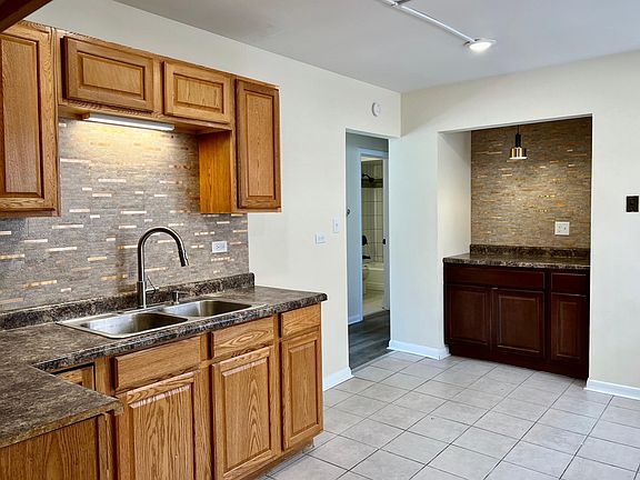 2nd image of 5859 S Francisco Ave APT 1C
