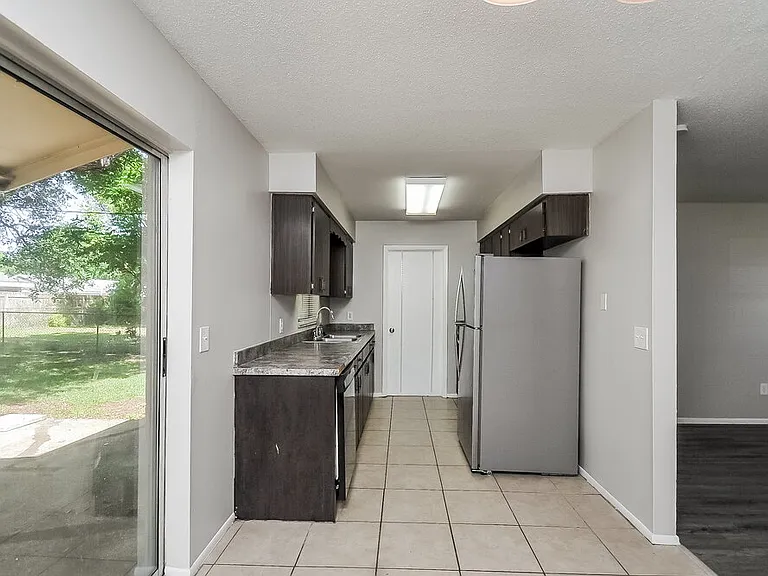5927 Stokes Rd — Photo 14