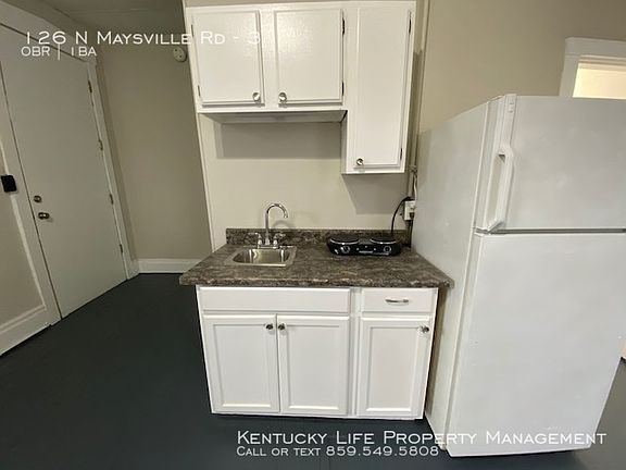 3rd image of 126 N Maysville St #3
