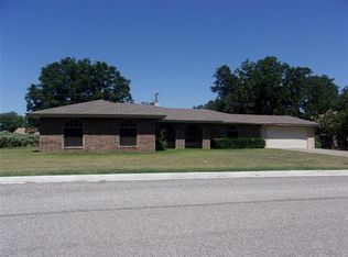 1206 Anetta St, Bowie, TX 76230