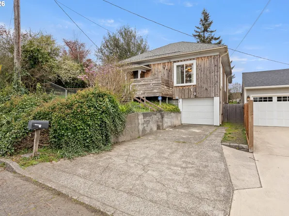 642 Clark St, North Bend, OR 97459