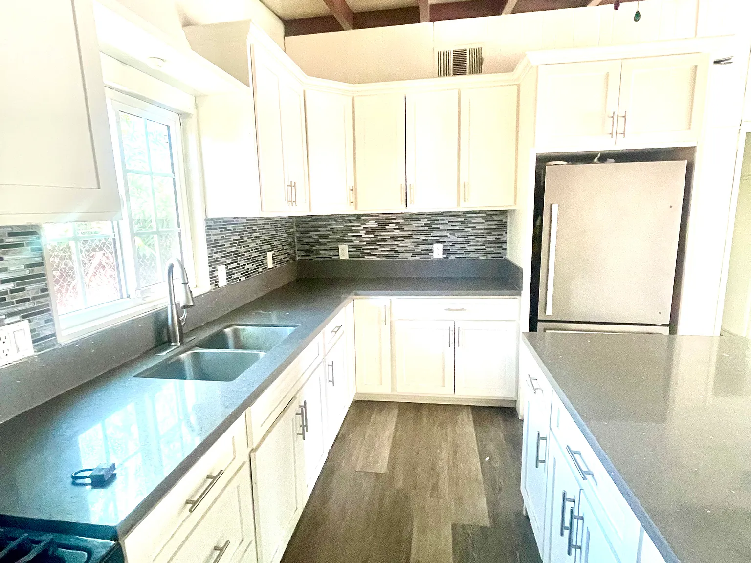 4 bed, 1950 sqft, $2,900 — Photo 3