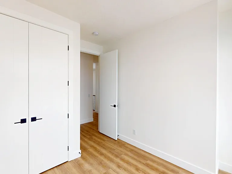 2202 35th St SW — Photo 16