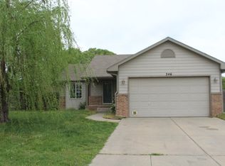 346 E Riley Ave, Haysville, KS 67060