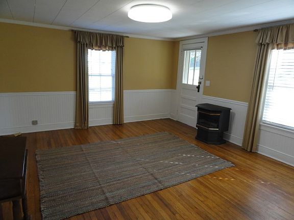 3rd image of 159 Churchland Dr