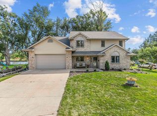 1014 W North Water St, New London, WI 54961