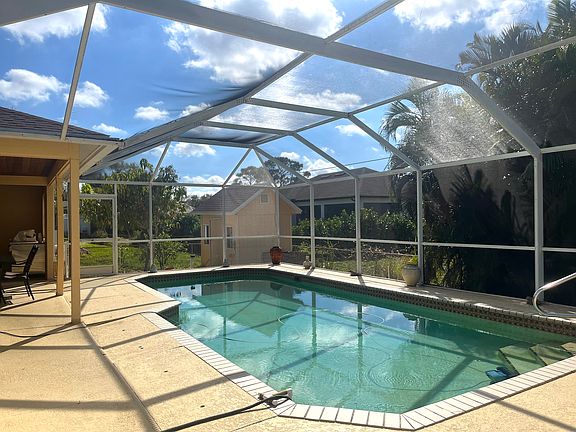 3rd image of 9036 Cypress Dr N