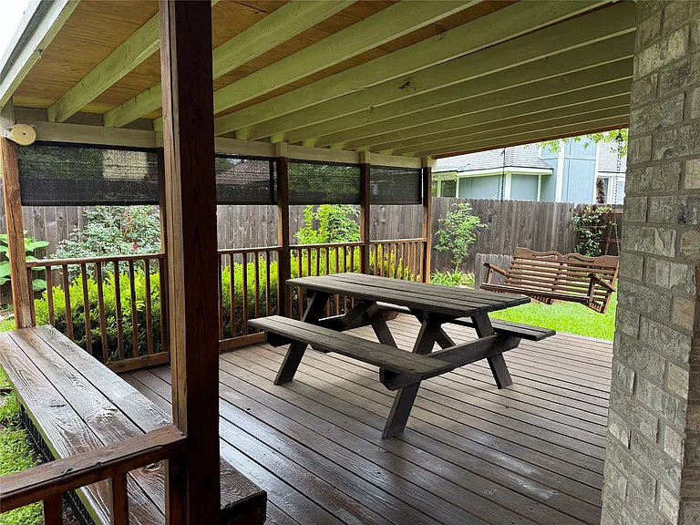 2113 Rosemary Ln — Photo 22