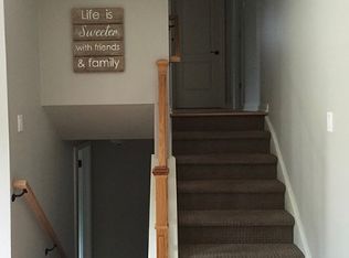 1967 Nottingham Ln, Wheaton, IL 60189