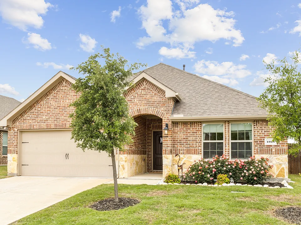 4018 Woodford Dr